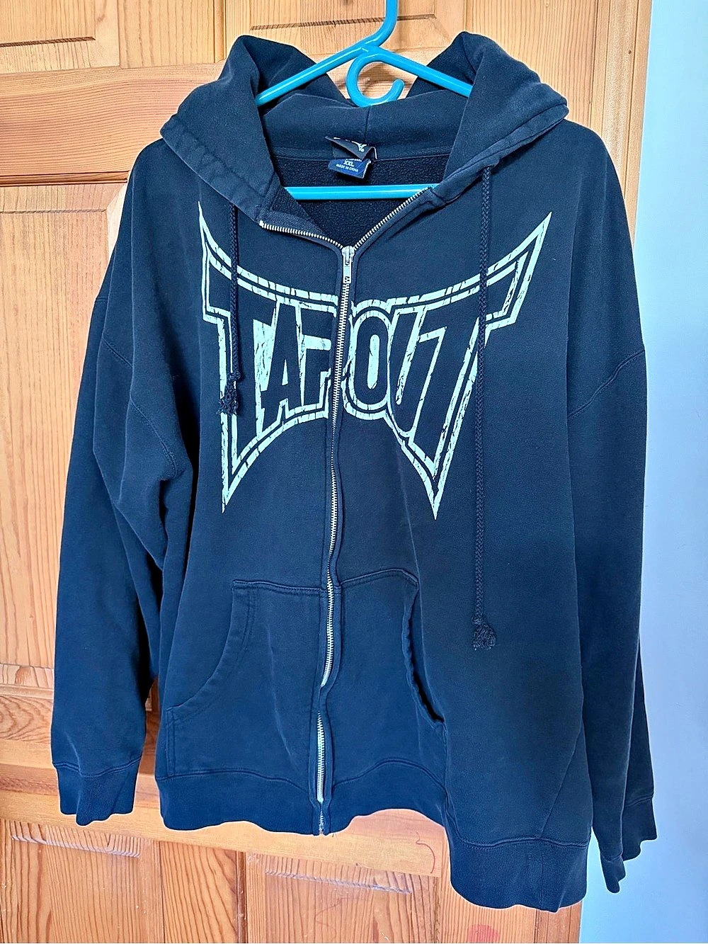 Tapout Graphic Zip-Up Hoodie in Black